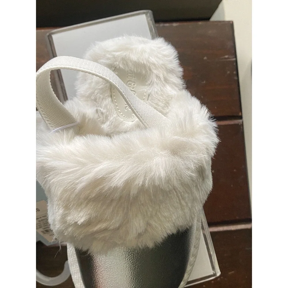 Toddler Girls' Silver Slippers 9/10 – Cat & Jack‎ Lila Faux Fur Lined